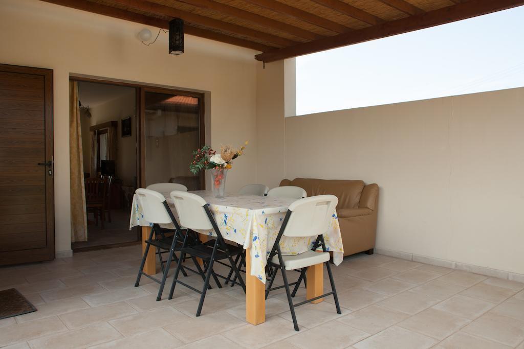Villa Natasha Coral Bay Exteriér fotografie
